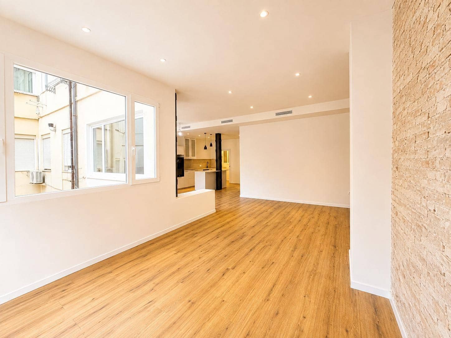 4 quarto Apartamento para arrendar em Valencia cidade - 3 000 € (Ref: 10037395)