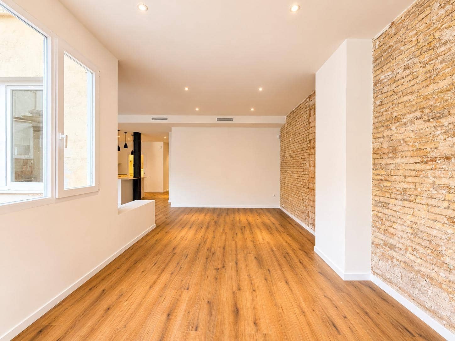 4 quarto Apartamento para arrendar em Valencia cidade - 3 000 € (Ref: 10037395)