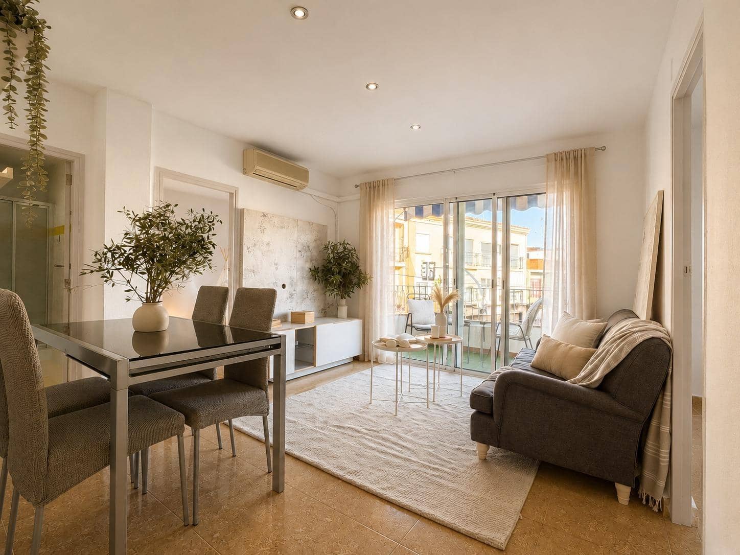 3 bedroom Flat for rent in Godella - € 1,100 (Ref: 10037396)