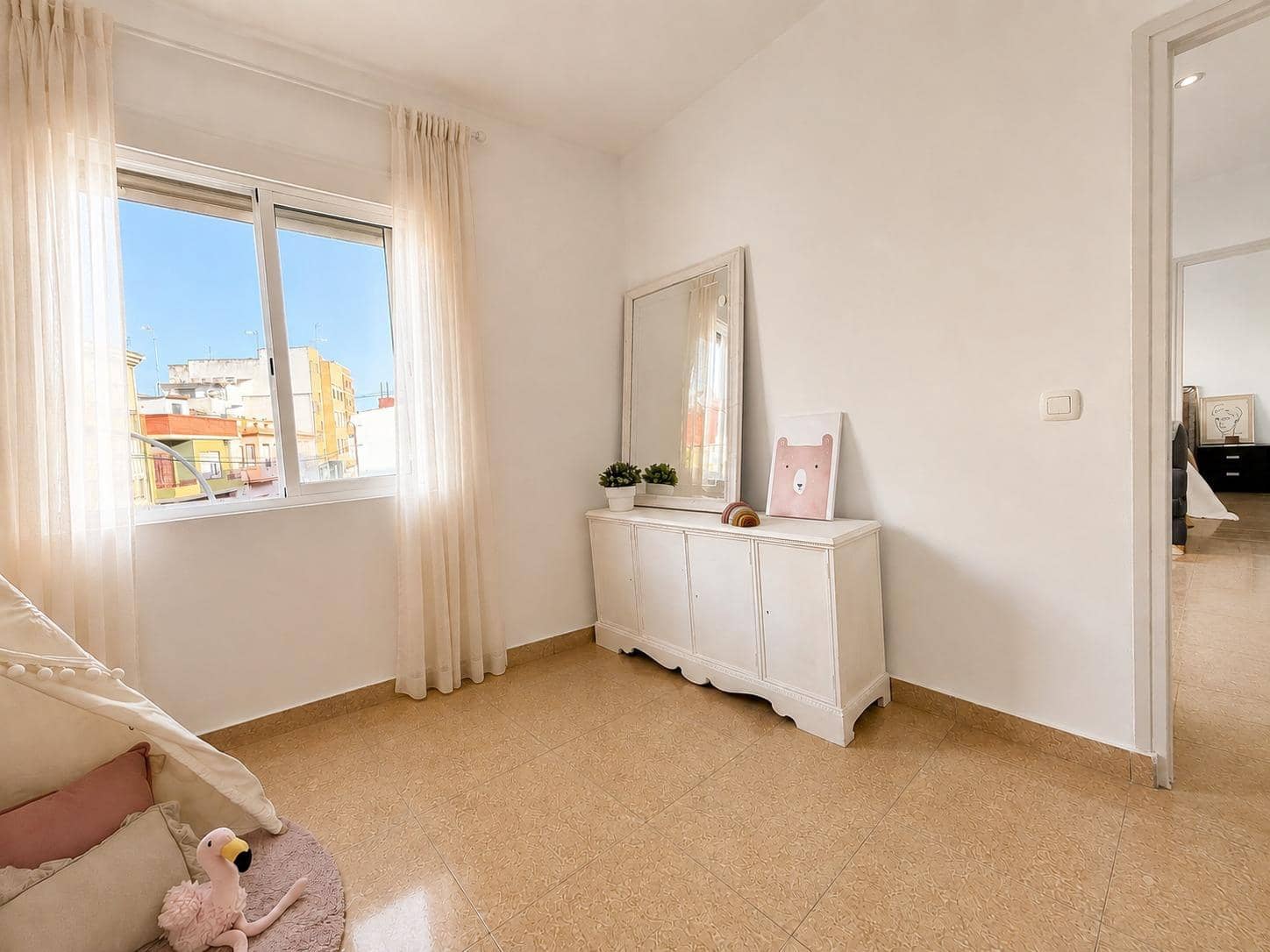 3 bedroom Flat for rent in Godella - € 1,100 (Ref: 10037396)