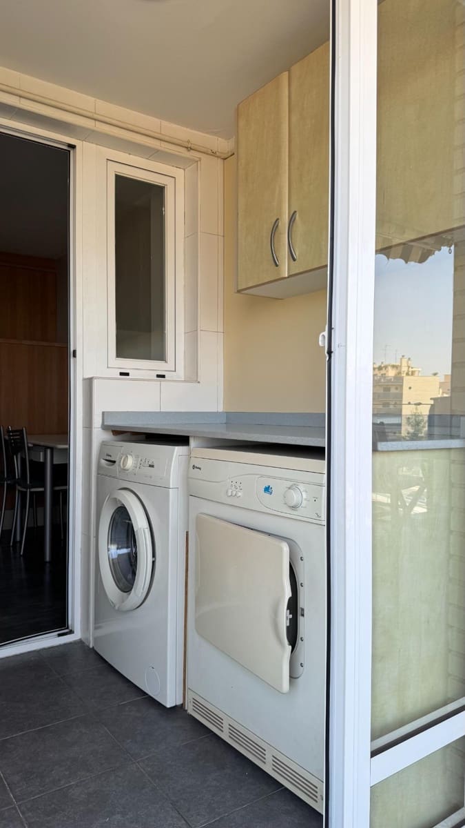 2 slaapkamer Flat te huur in Paterna met zwembad - € 1.200 (Ref: 10037397)