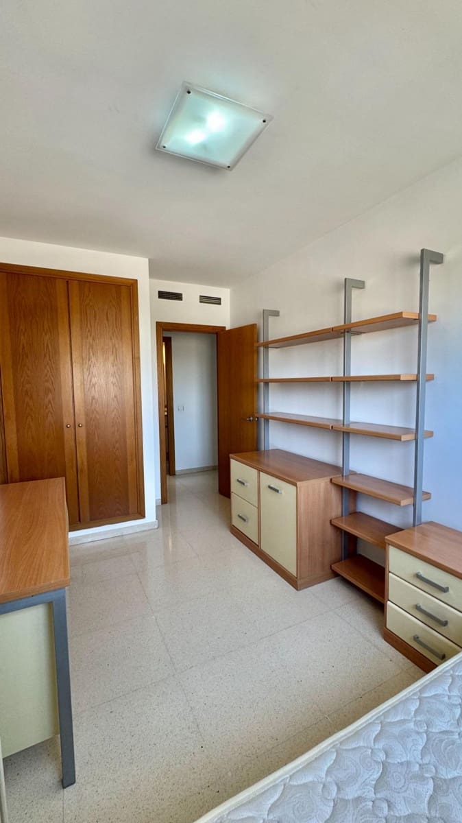 2 slaapkamer Flat te huur in Paterna met zwembad - € 1.200 (Ref: 10037397)