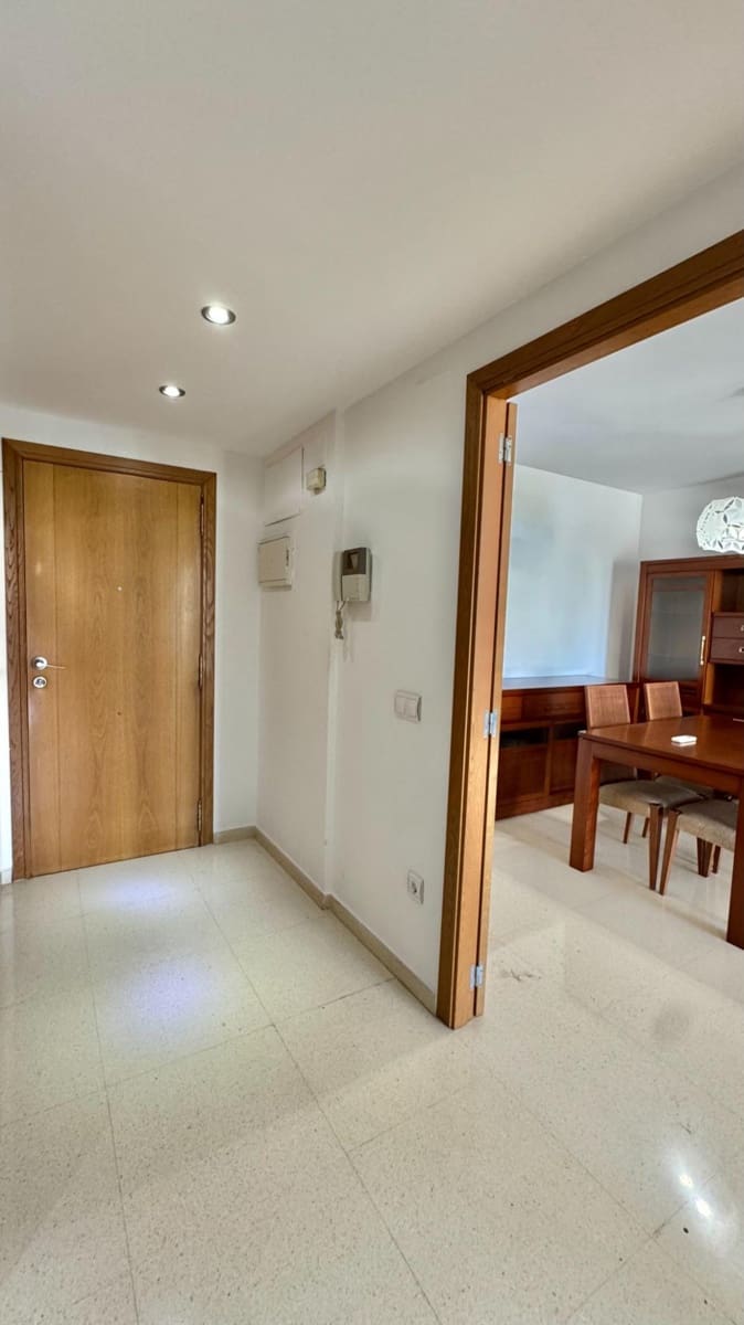 2 slaapkamer Flat te huur in Paterna met zwembad - € 1.200 (Ref: 10037397)