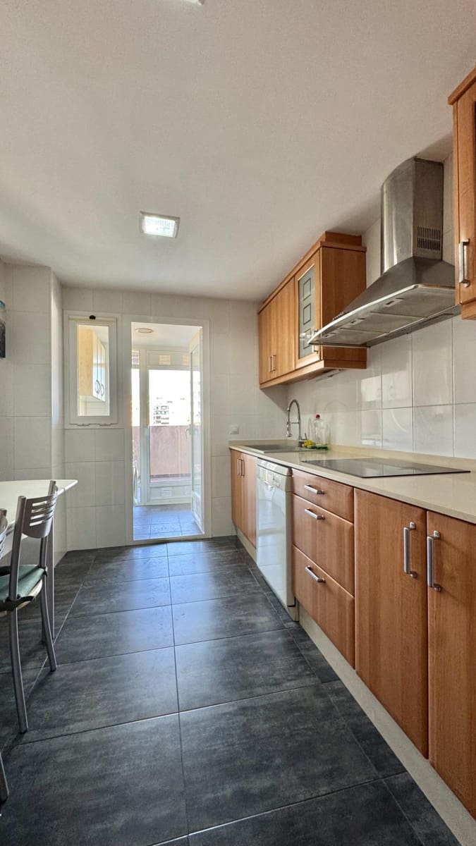 2 slaapkamer Flat te huur in Paterna met zwembad - € 1.200 (Ref: 10037397)