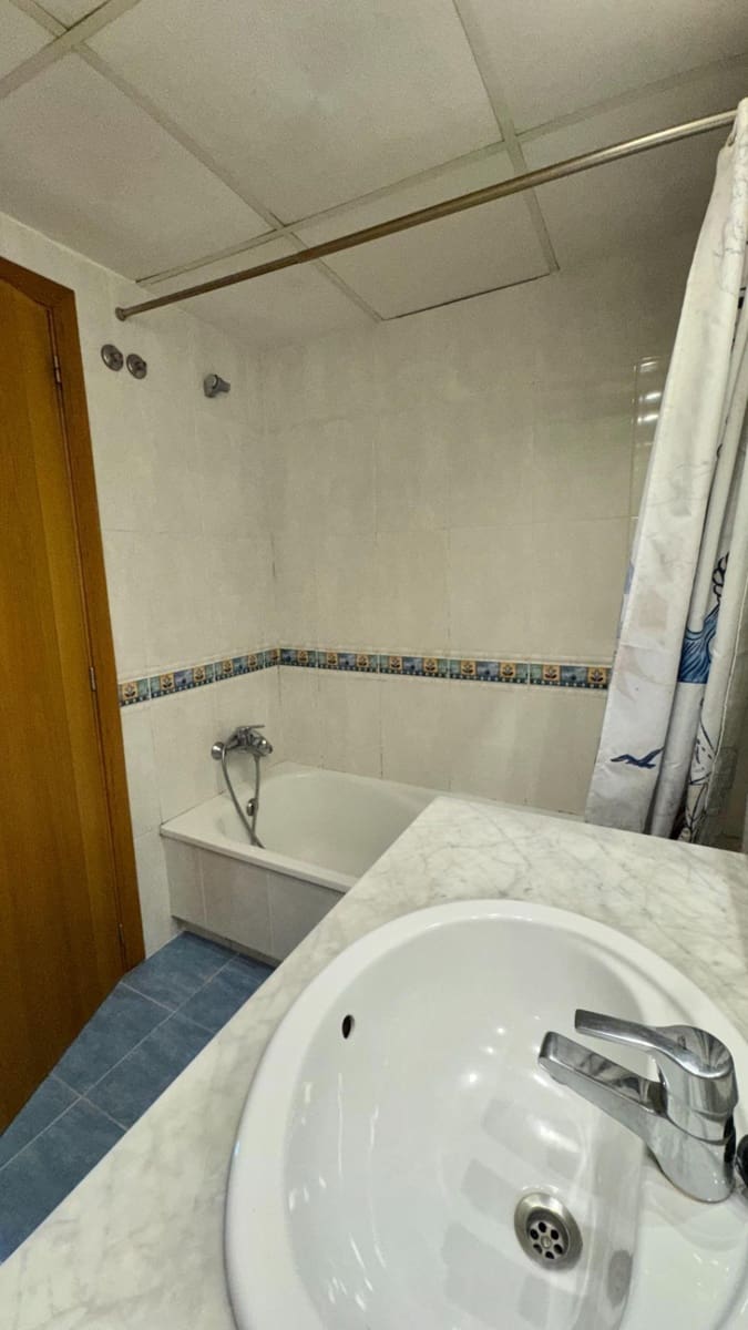 2 slaapkamer Flat te huur in Paterna met zwembad - € 1.200 (Ref: 10037397)