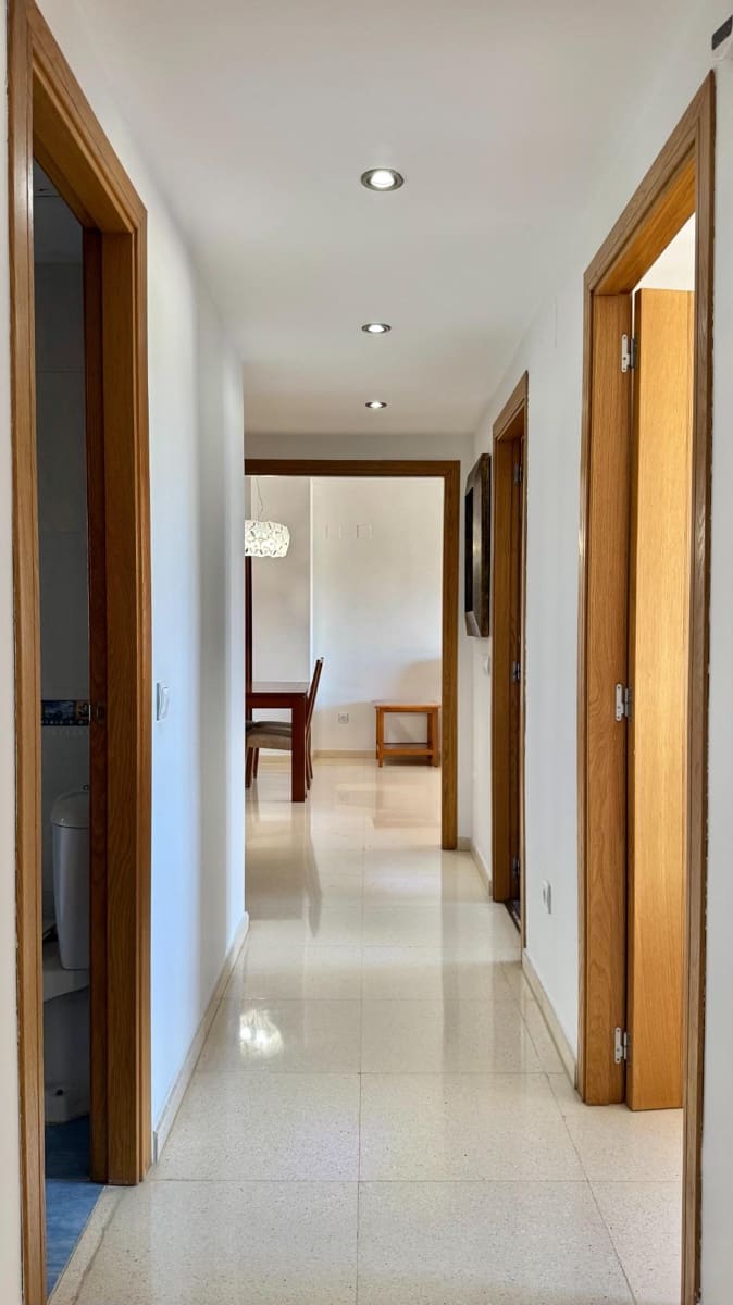 2 slaapkamer Flat te huur in Paterna met zwembad - € 1.200 (Ref: 10037397)