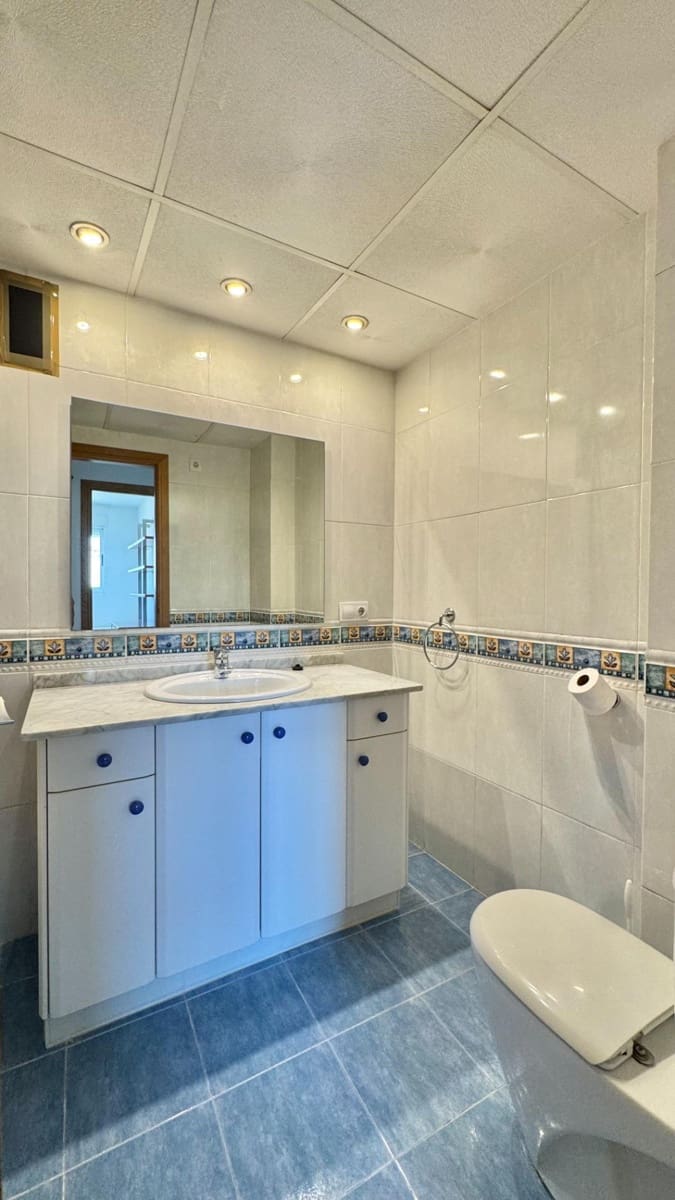 2 slaapkamer Flat te huur in Paterna met zwembad - € 1.200 (Ref: 10037397)