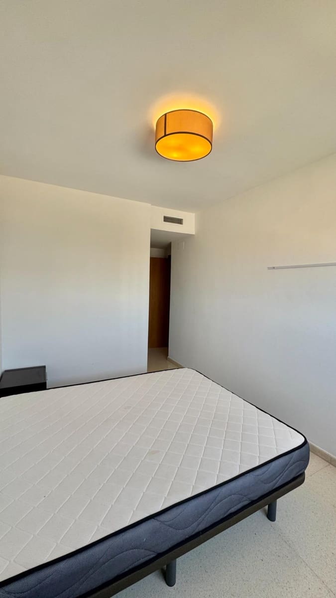 2 slaapkamer Flat te huur in Paterna met zwembad - € 1.200 (Ref: 10037397)