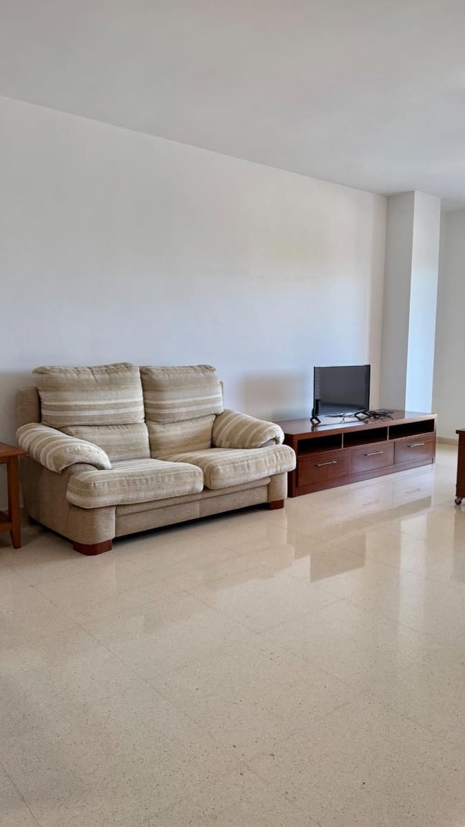 2 slaapkamer Flat te huur in Paterna met zwembad - € 1.200 (Ref: 10037397)