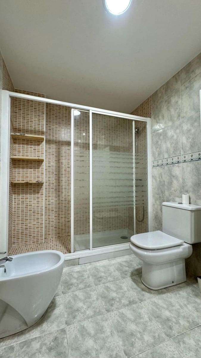 2 slaapkamer Flat te huur in Paterna met zwembad - € 1.200 (Ref: 10037397)