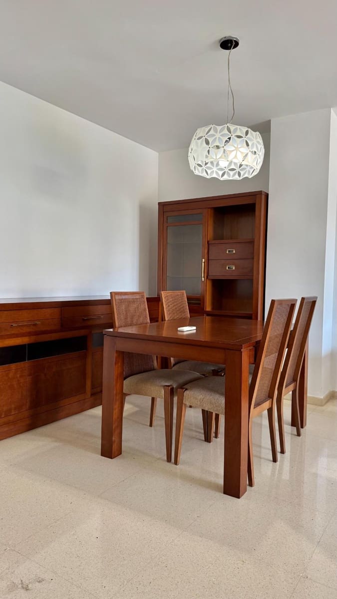 2 slaapkamer Flat te huur in Paterna met zwembad - € 1.200 (Ref: 10037397)