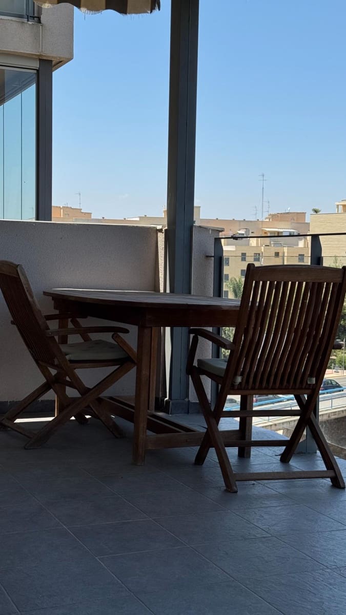 2 slaapkamer Flat te huur in Paterna met zwembad - € 1.200 (Ref: 10037397)