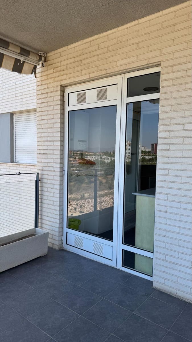 2 slaapkamer Flat te huur in Paterna met zwembad - € 1.200 (Ref: 10037397)