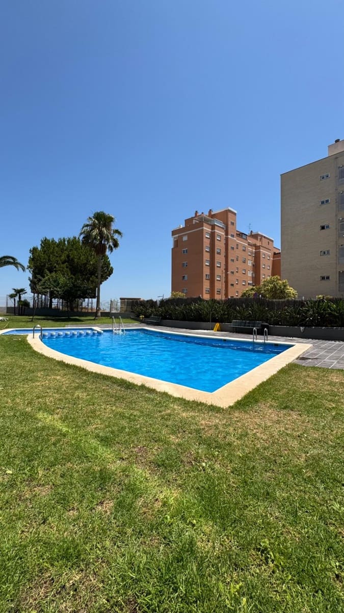 2 slaapkamer Flat te huur in Paterna met zwembad - € 1.200 (Ref: 10037397)