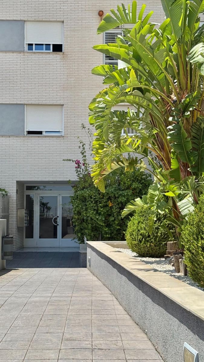 2 slaapkamer Flat te huur in Paterna met zwembad - € 1.200 (Ref: 10037397)