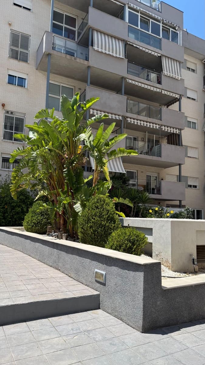 2 slaapkamer Flat te huur in Paterna met zwembad - € 1.200 (Ref: 10037397)