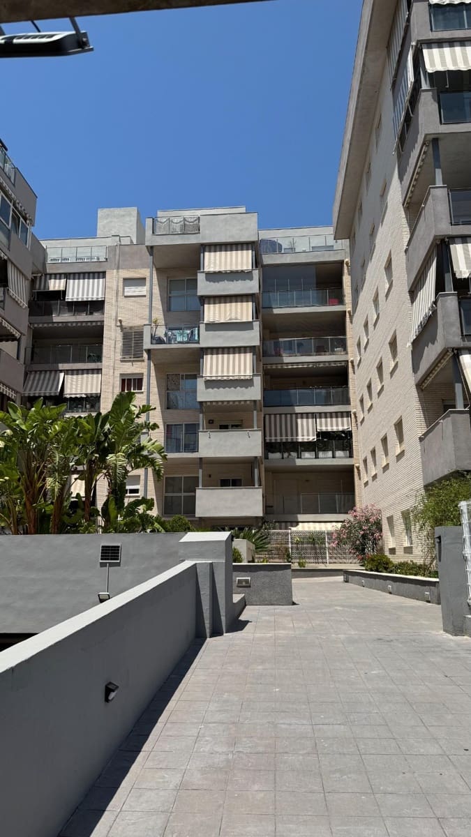 2 slaapkamer Flat te huur in Paterna met zwembad - € 1.200 (Ref: 10037397)
