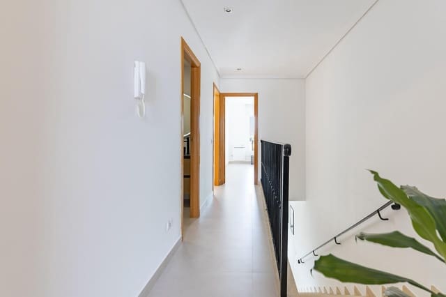 4 quarto Moradia em Banda para venda em Turís com garagem - 365 000 € (Ref: 10049566)