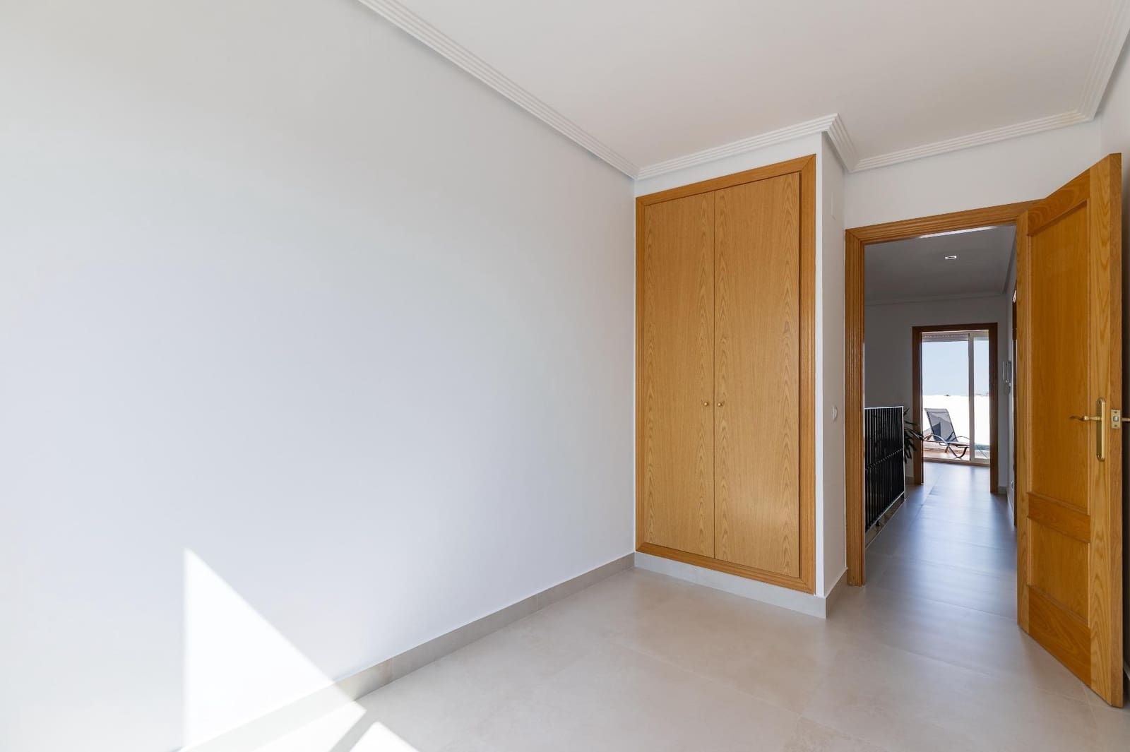 4 quarto Moradia em Banda para venda em Turis com garagem - 365 000 € (Ref: 10049566)