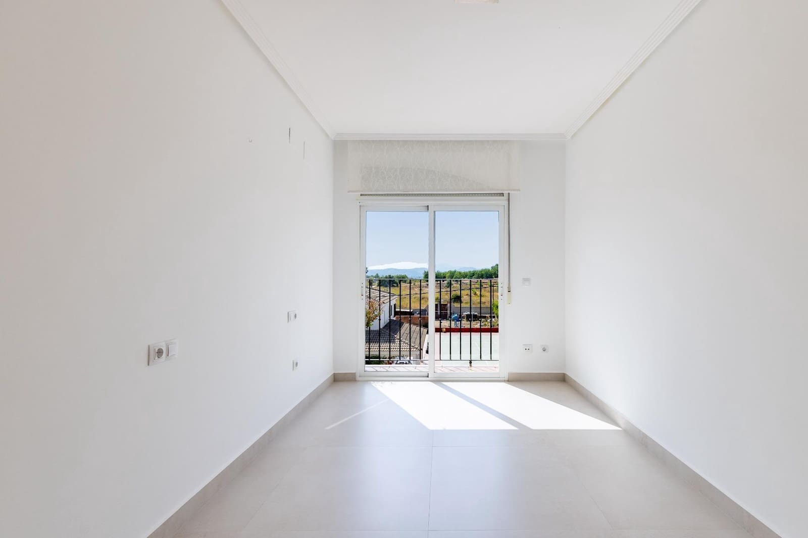 4 quarto Moradia em Banda para venda em Turis com garagem - 365 000 € (Ref: 10049566)