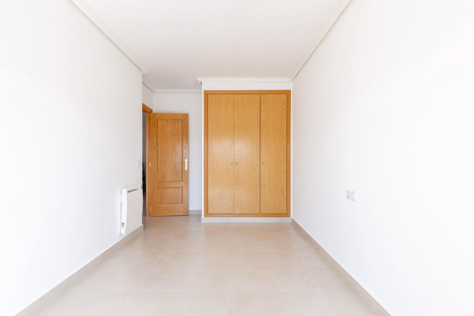 4 quarto Moradia em Banda para venda em Turis com garagem - 365 000 € (Ref: 10049566)