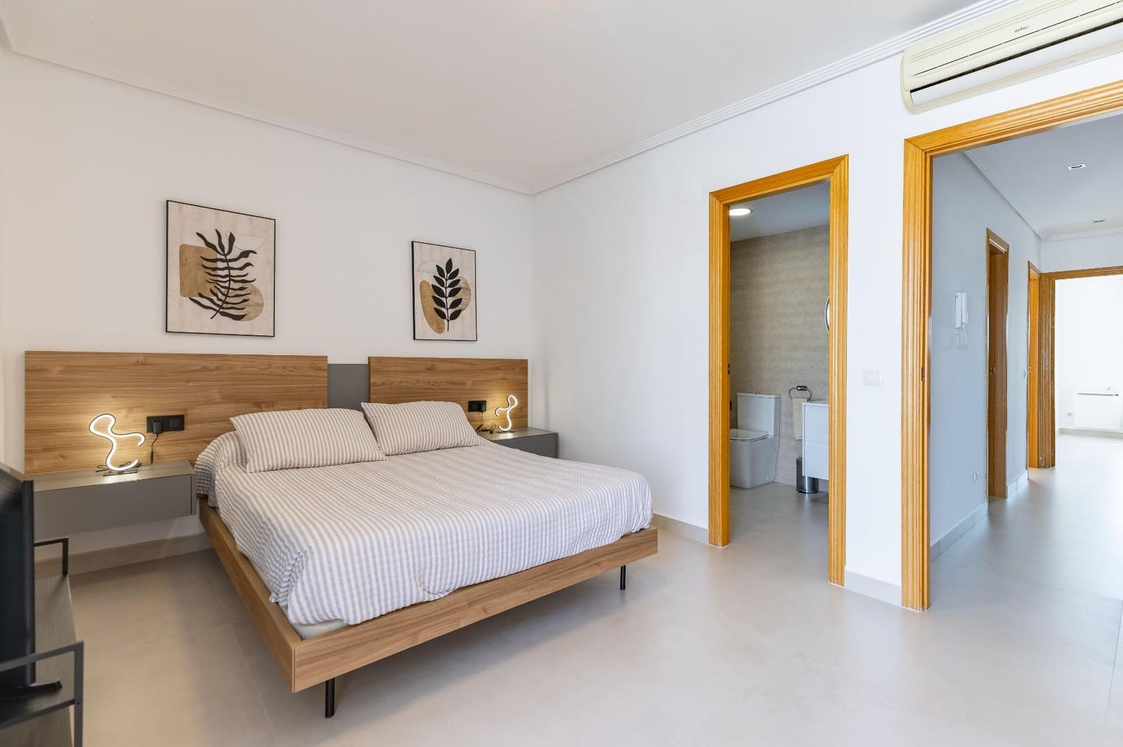 4 quarto Moradia em Banda para venda em Turis com garagem - 365 000 € (Ref: 10049566)