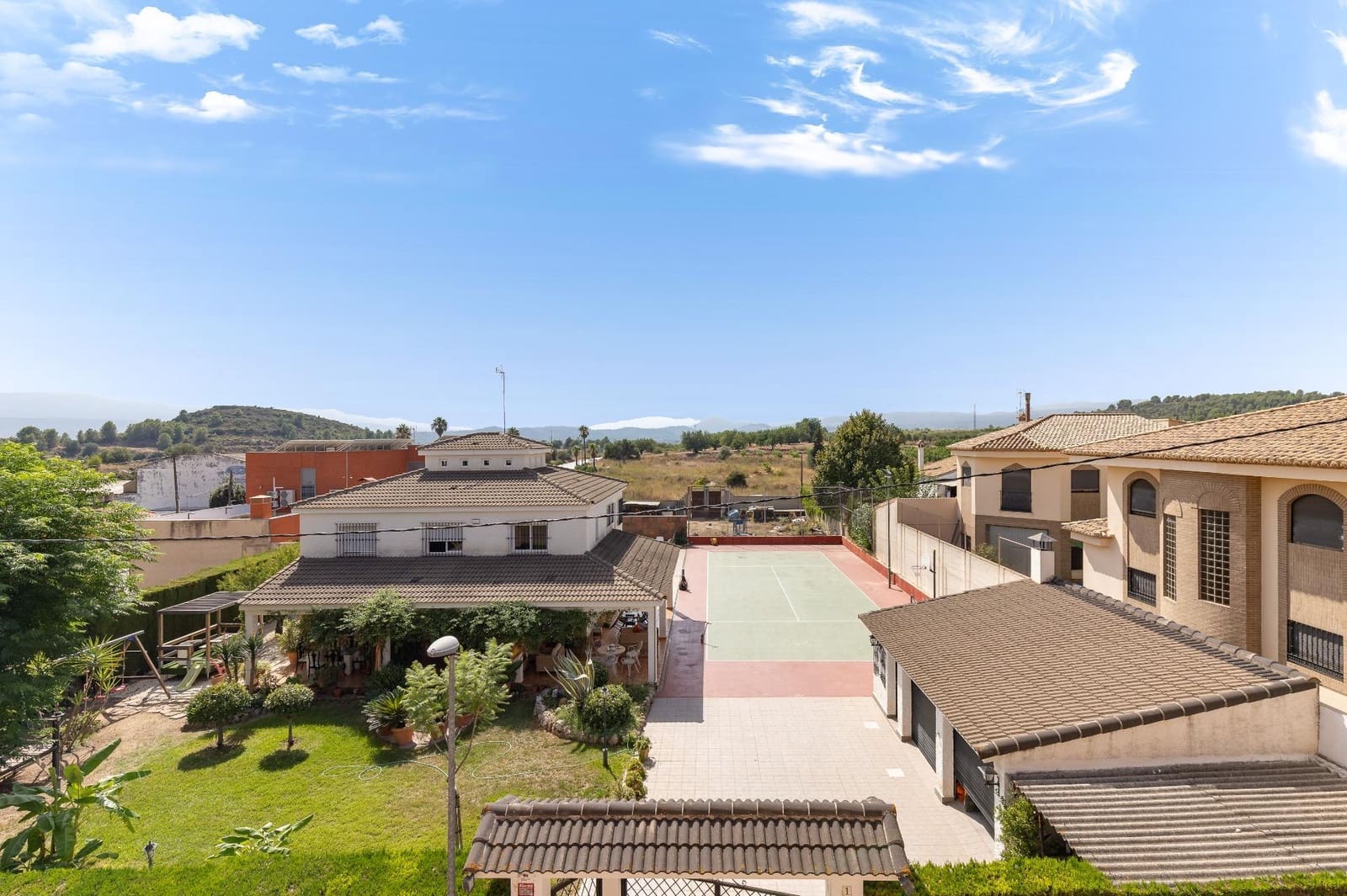 4 quarto Moradia em Banda para venda em Turis com garagem - 365 000 € (Ref: 10049566)