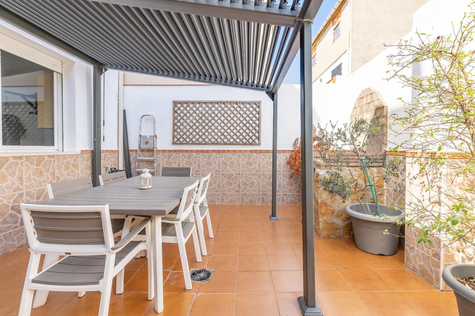 4 quarto Moradia em Banda para venda em Turis com garagem - 365 000 € (Ref: 10049566)