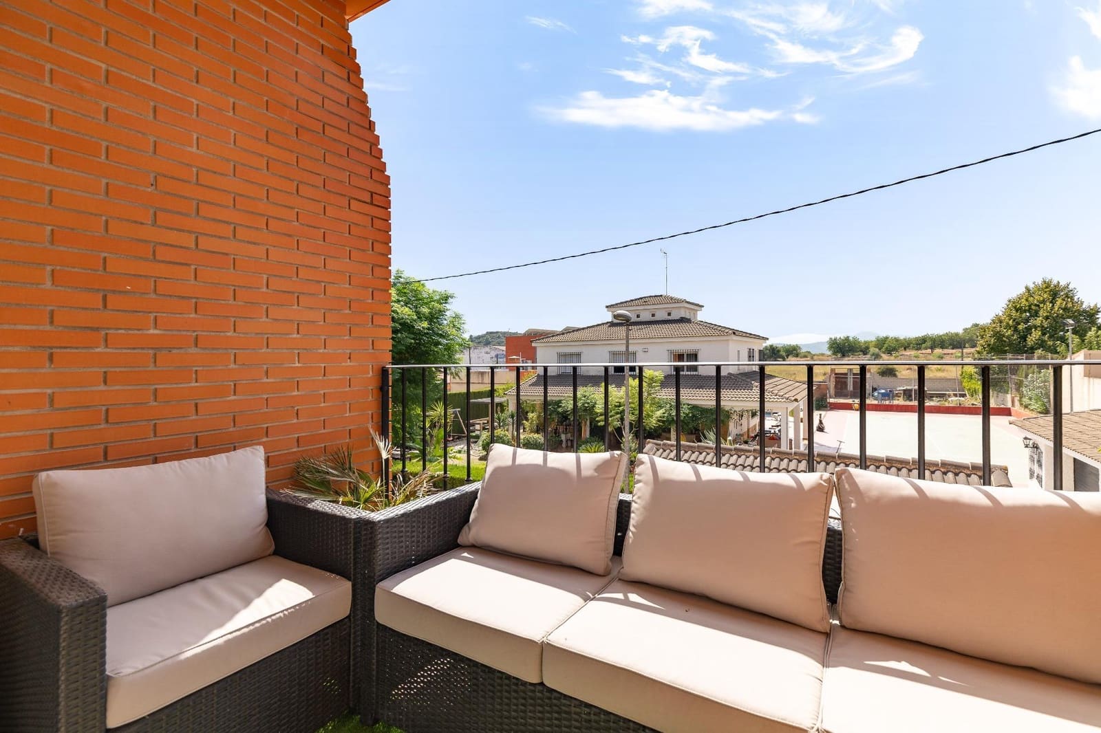 4 quarto Moradia em Banda para venda em Turis com garagem - 365 000 € (Ref: 10049566)