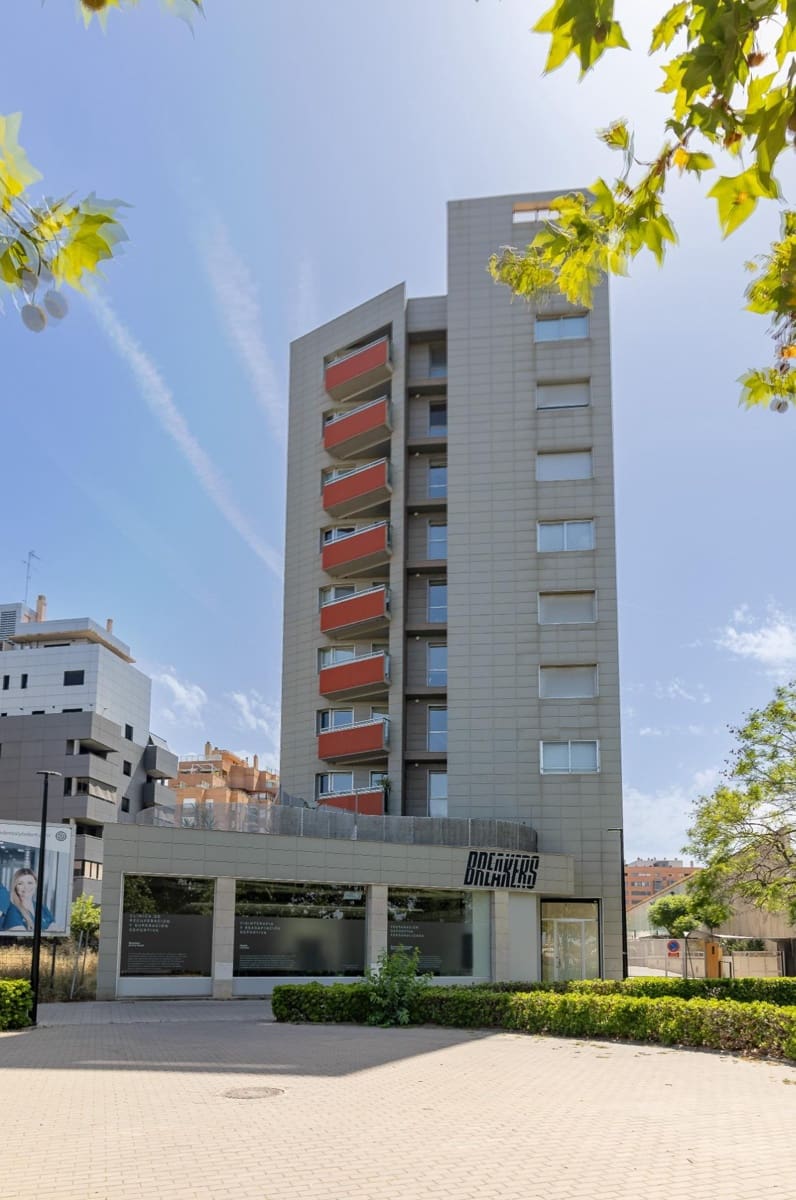 Flat te koop in Valencia stad met zwembad - € 225.000 (Ref: 10049567)