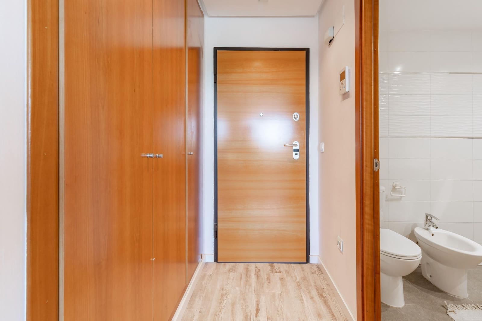 Flat te koop in Valencia stad met zwembad - € 225.000 (Ref: 10049567)