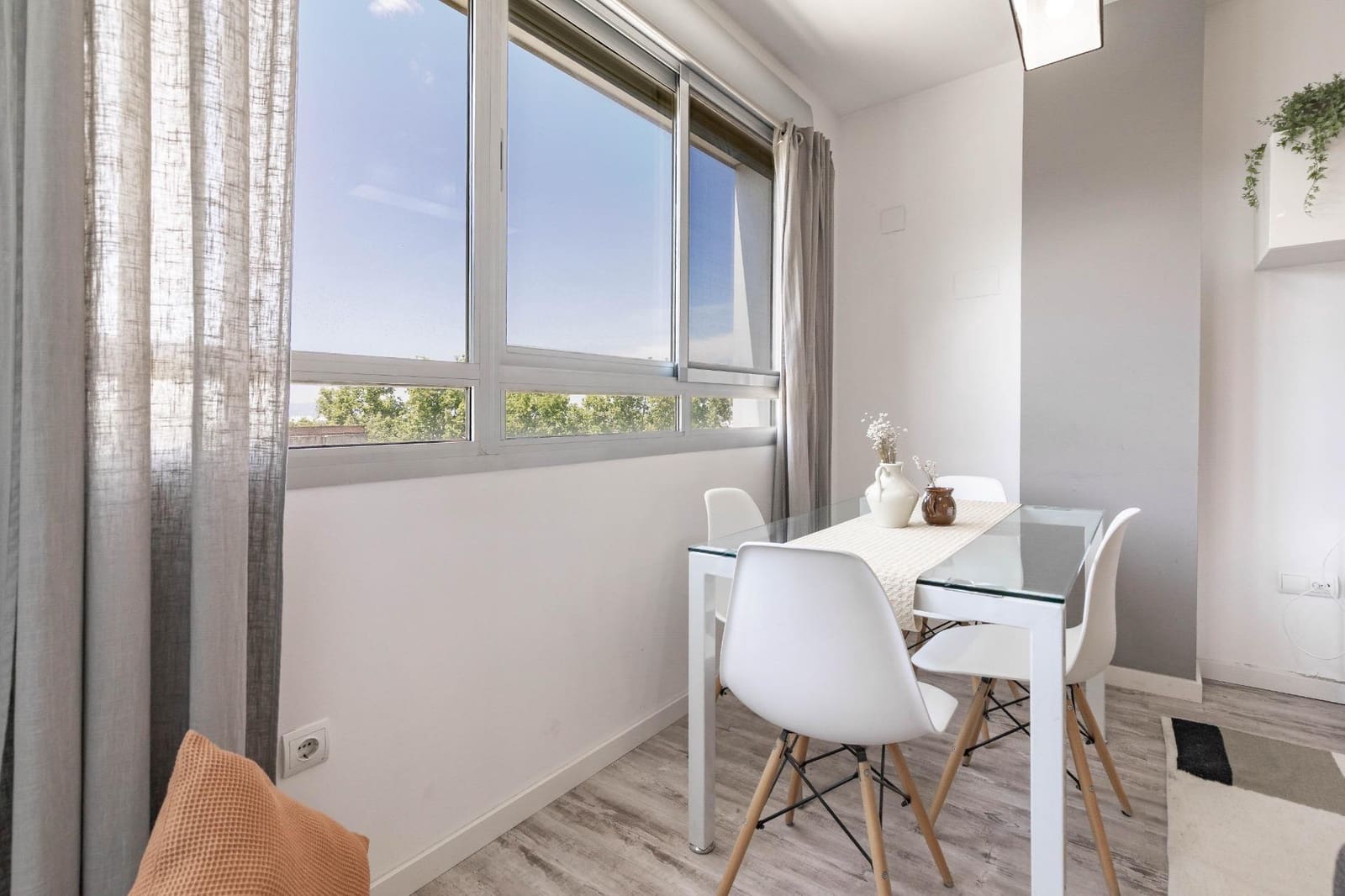 Flat te koop in Valencia stad met zwembad - € 225.000 (Ref: 10049567)