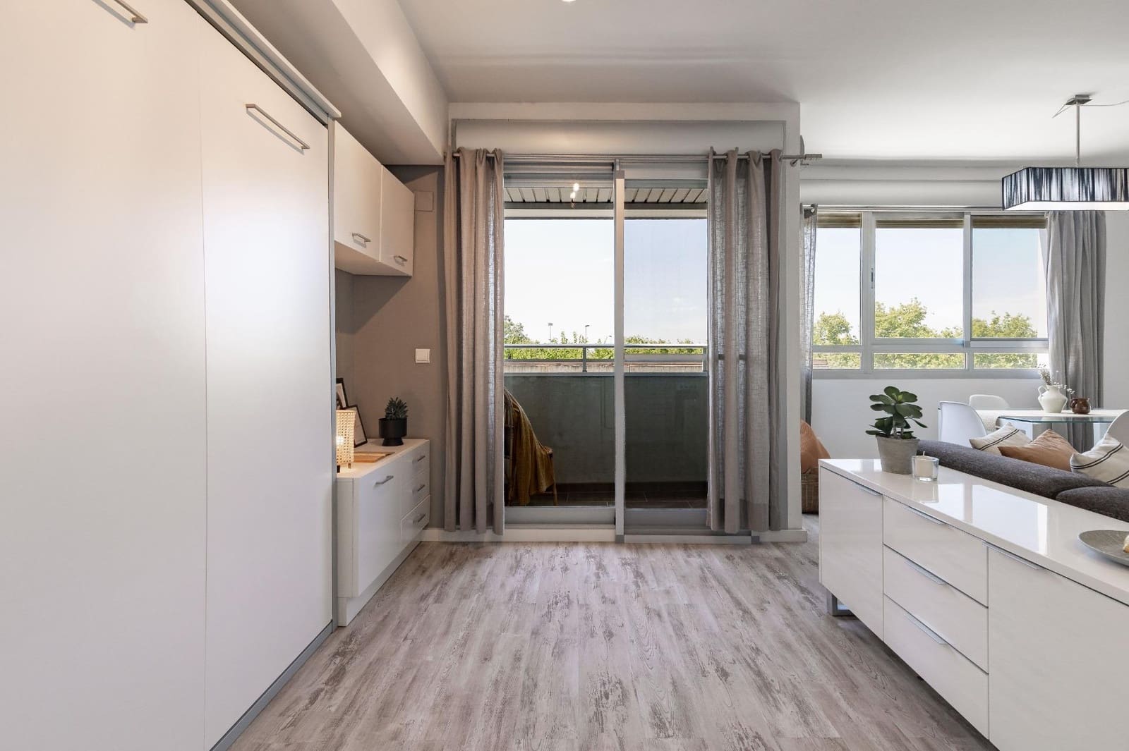 Flat te koop in Valencia stad met zwembad - € 225.000 (Ref: 10049567)