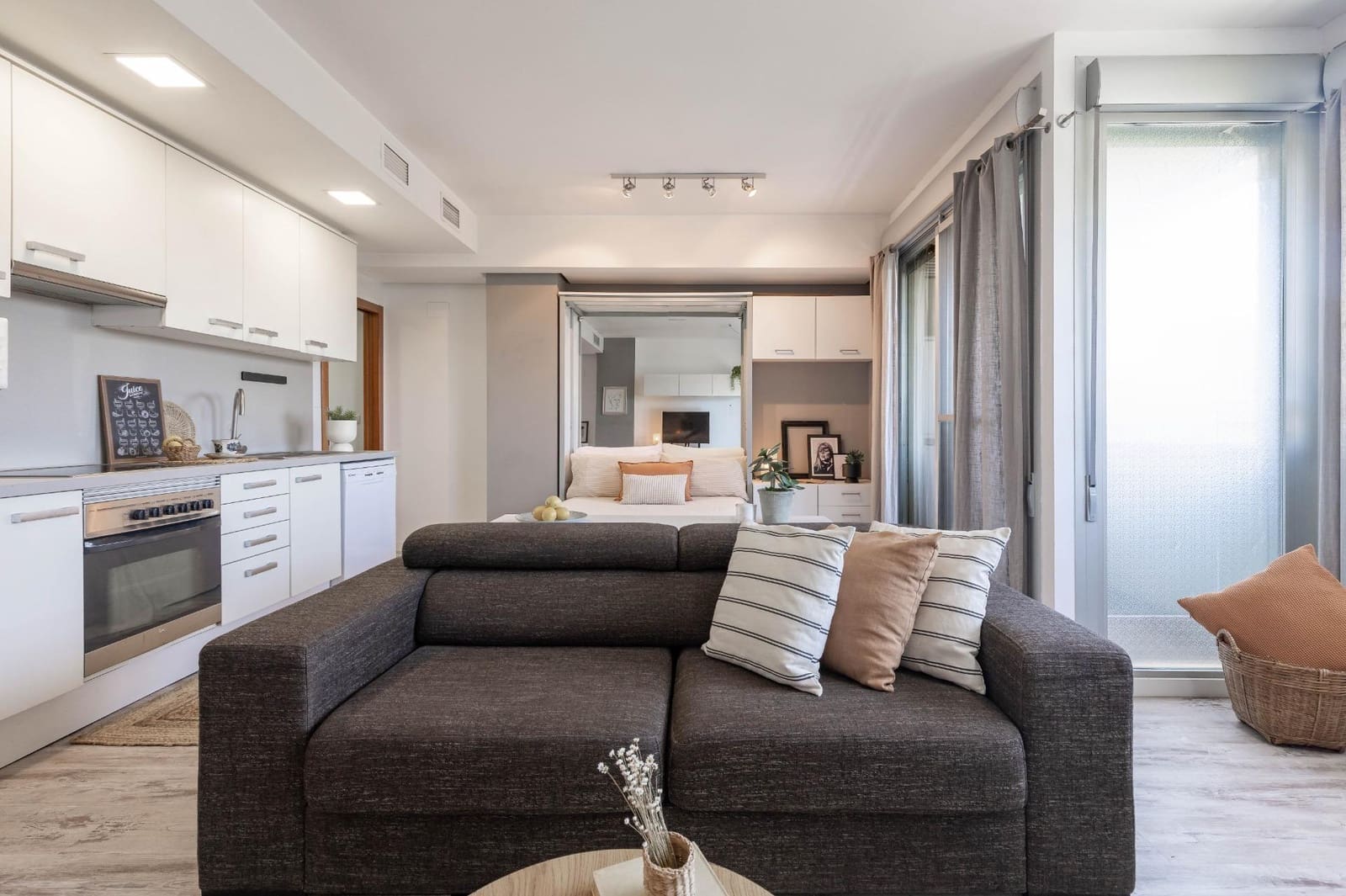 Flat te koop in Valencia stad met zwembad - € 225.000 (Ref: 10049567)