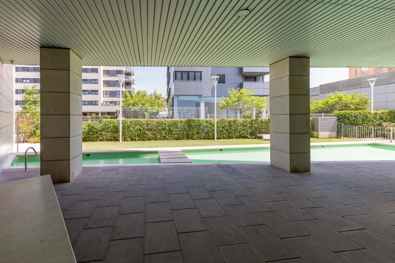 Flat te koop in Valencia stad met zwembad - € 225.000 (Ref: 10049567)