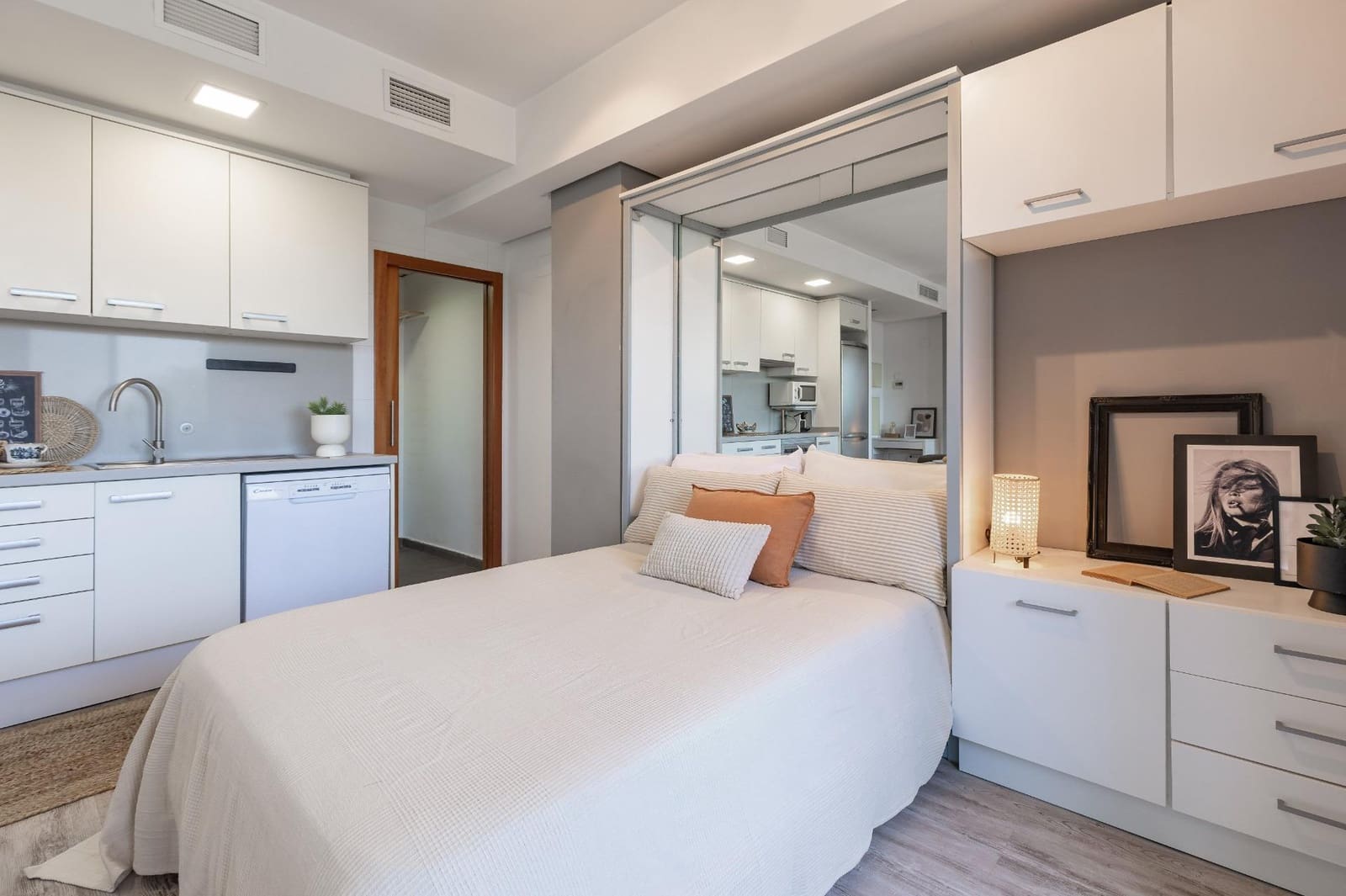 Flat te koop in Valencia stad met zwembad - € 225.000 (Ref: 10049567)