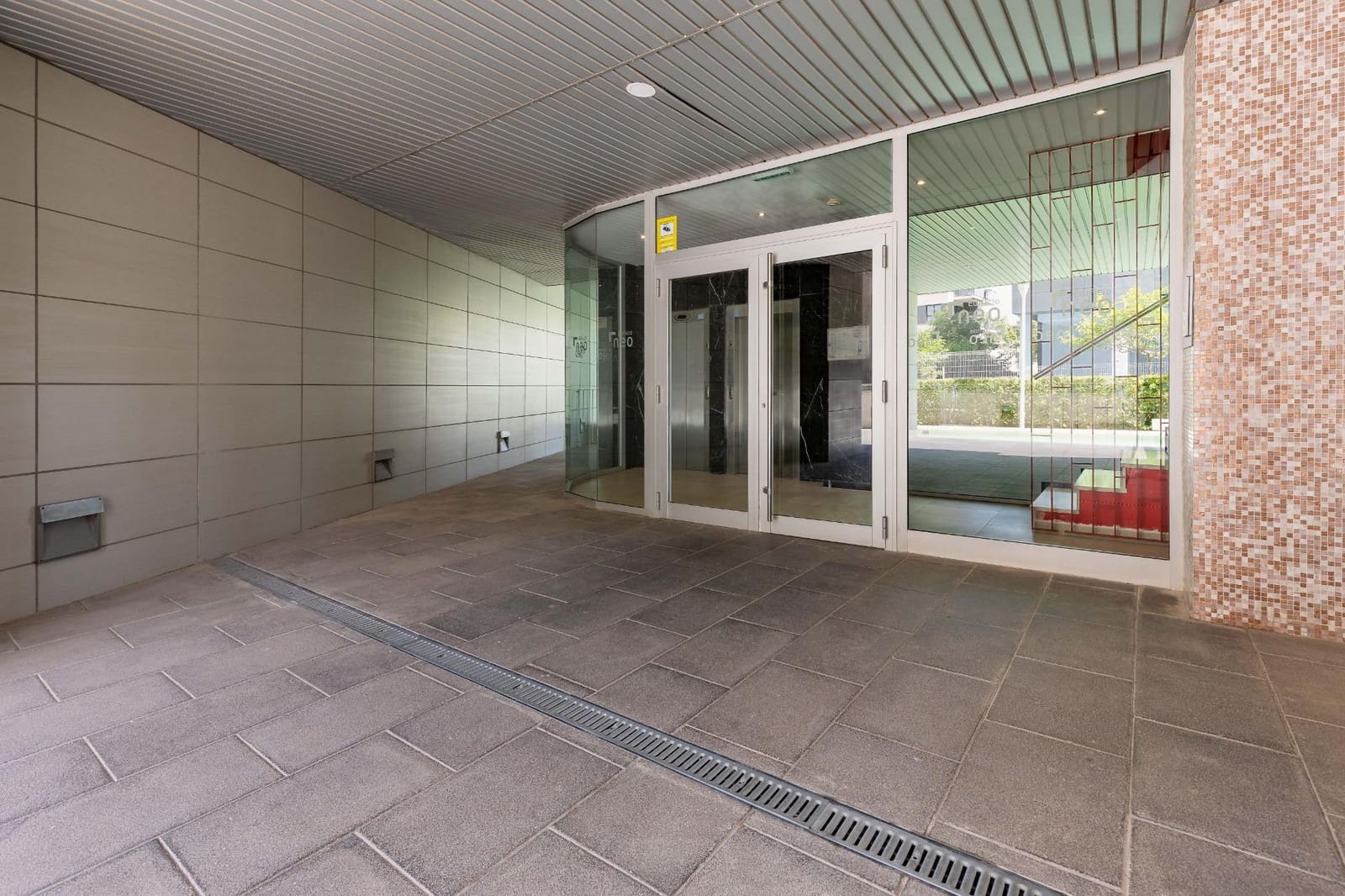 Flat te koop in Valencia stad met zwembad - € 225.000 (Ref: 10049567)