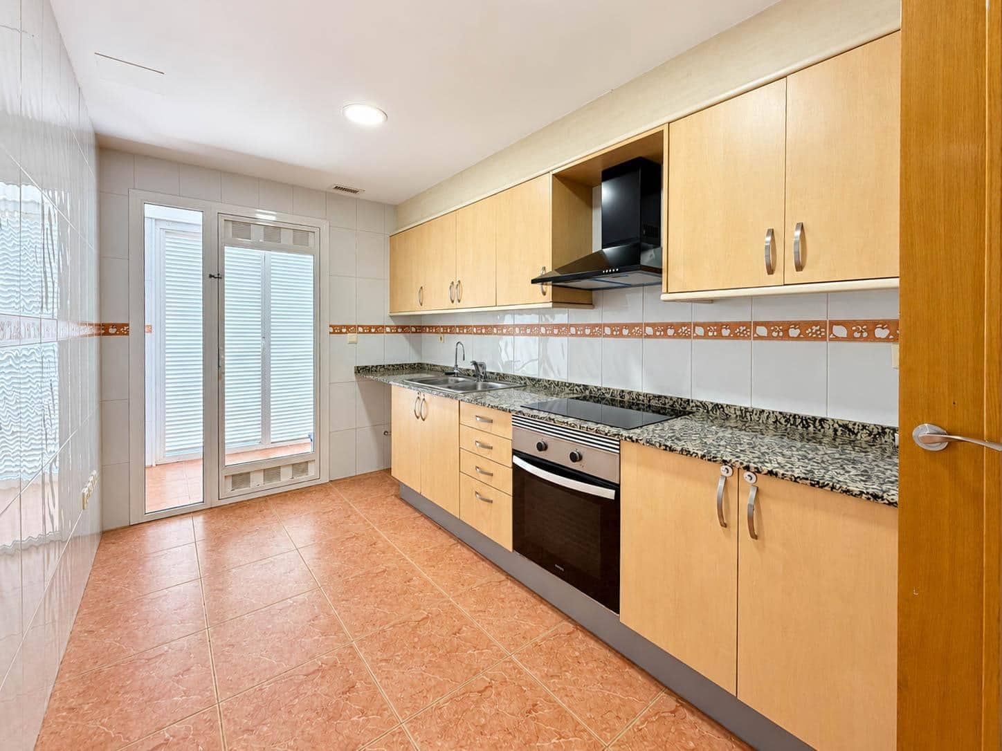 3 sypialnia Mieszkanie do wynajęcia w Paterna z basenem garażem - 1 200 € (Ref: 10049574)