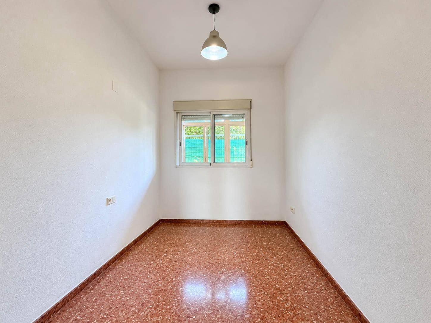 3 sypialnia Mieszkanie do wynajęcia w Paterna z basenem garażem - 1 200 € (Ref: 10049574)