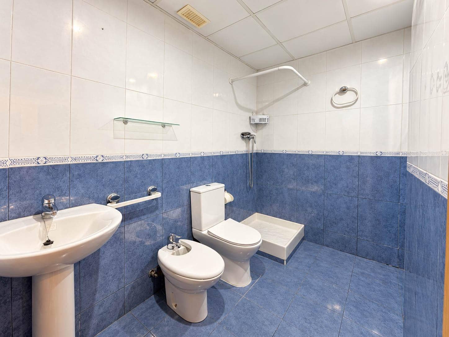 3 sypialnia Mieszkanie do wynajęcia w Paterna z basenem garażem - 1 200 € (Ref: 10049574)