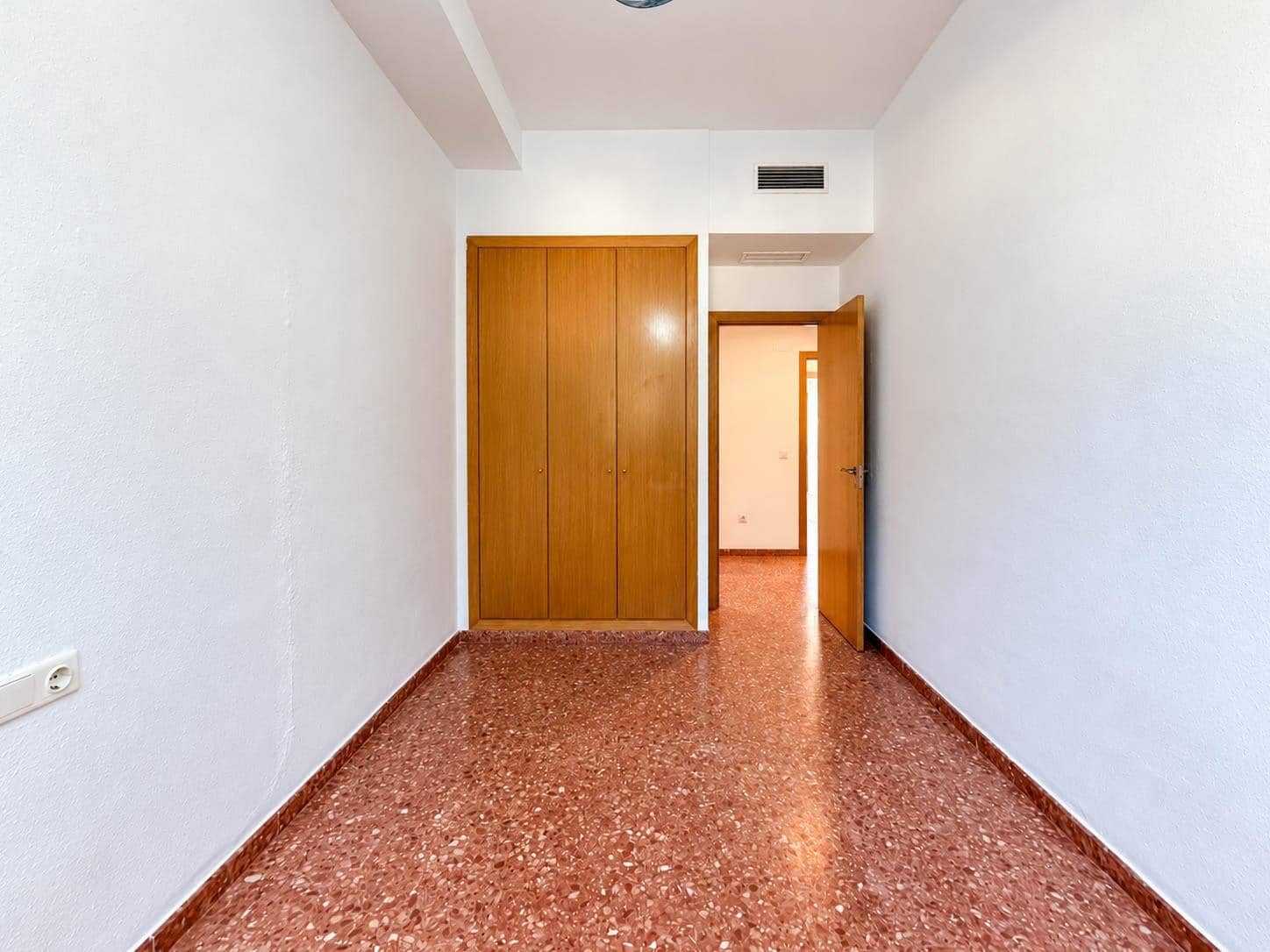 3 sypialnia Mieszkanie do wynajęcia w Paterna z basenem garażem - 1 200 € (Ref: 10049574)