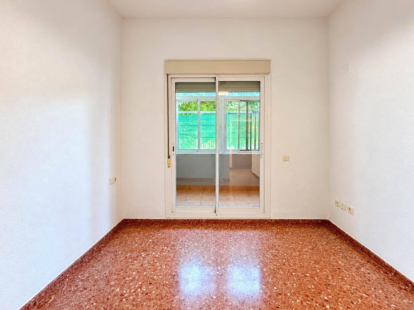 3 sypialnia Mieszkanie do wynajęcia w Paterna z basenem garażem - 1 200 € (Ref: 10049574)