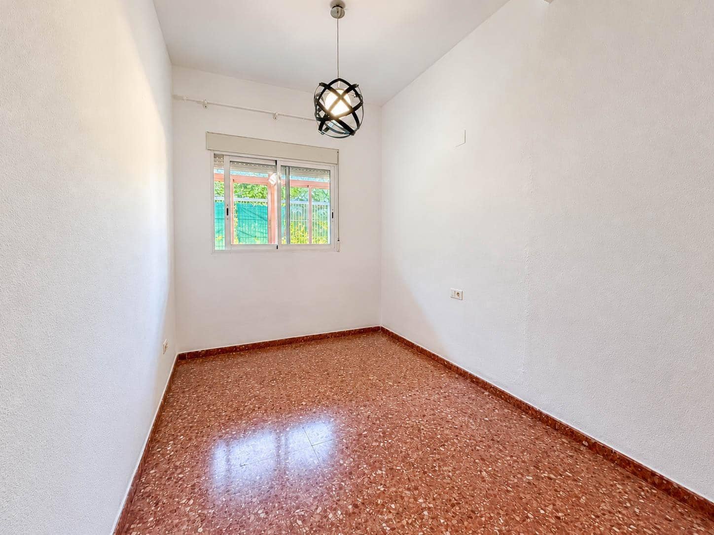 3 sypialnia Mieszkanie do wynajęcia w Paterna z basenem garażem - 1 200 € (Ref: 10049574)
