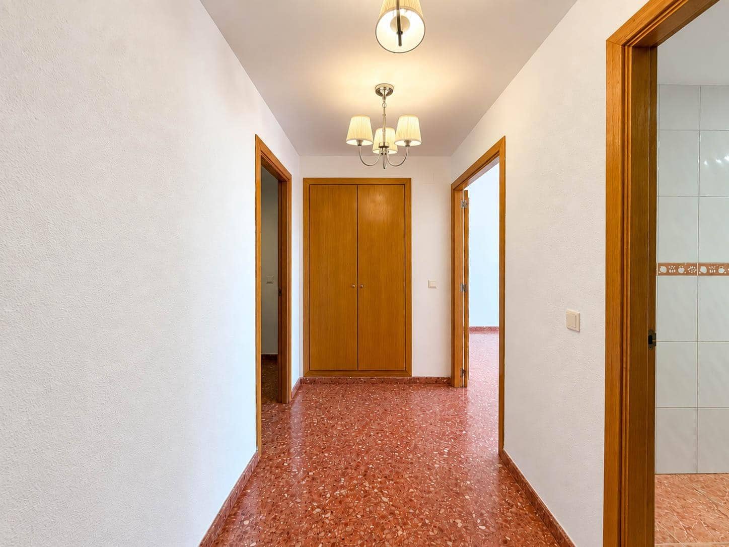 3 sypialnia Mieszkanie do wynajęcia w Paterna z basenem garażem - 1 200 € (Ref: 10049574)