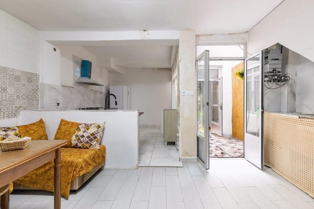 Adosado de 4 habitaciones en Bellreguard en venta - 135.000 € (Ref: 10067886)