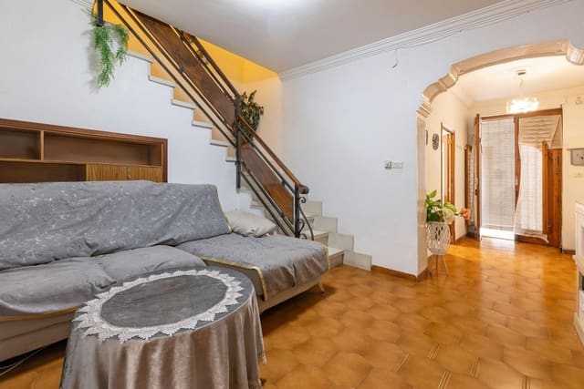 Adosado de 4 habitaciones en Bellreguard en venta - 135.000 € (Ref: 10067886)