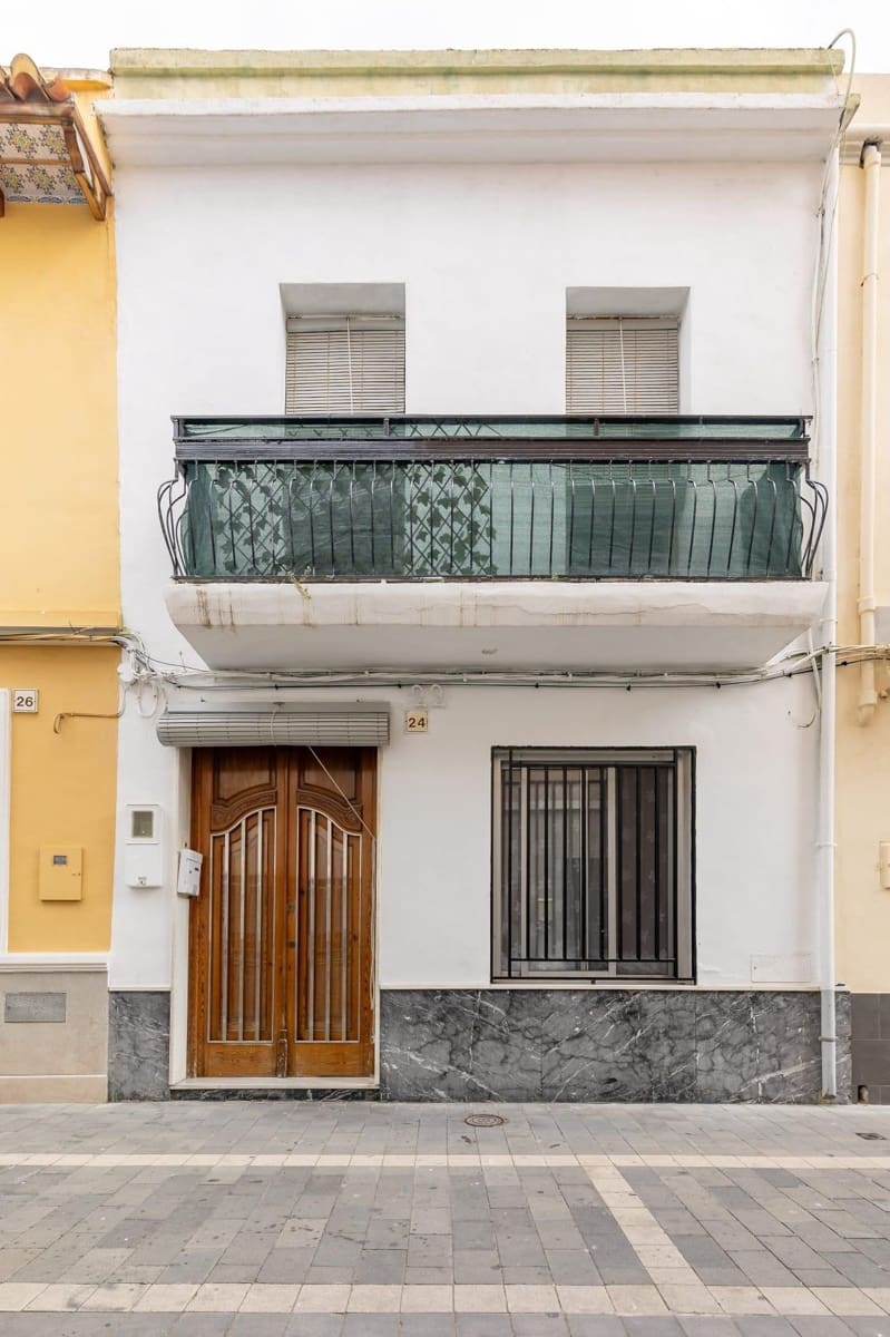 Adosado de 4 habitaciones en Bellreguard en venta - 135.000 € (Ref: 10067886)