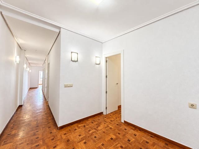 Piso de 4 habitaciones en Sant Francesc, València ciudad en alquiler - 2.200 € (Ref: 10067893)