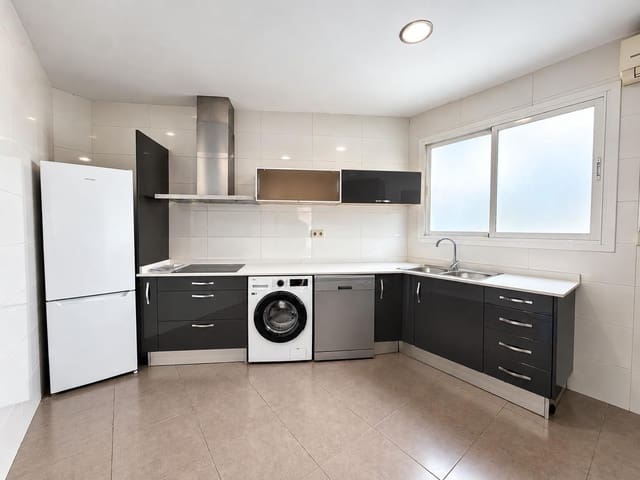 Piso de 4 habitaciones en Sant Francesc, València ciudad en alquiler - 2.200 € (Ref: 10067893)