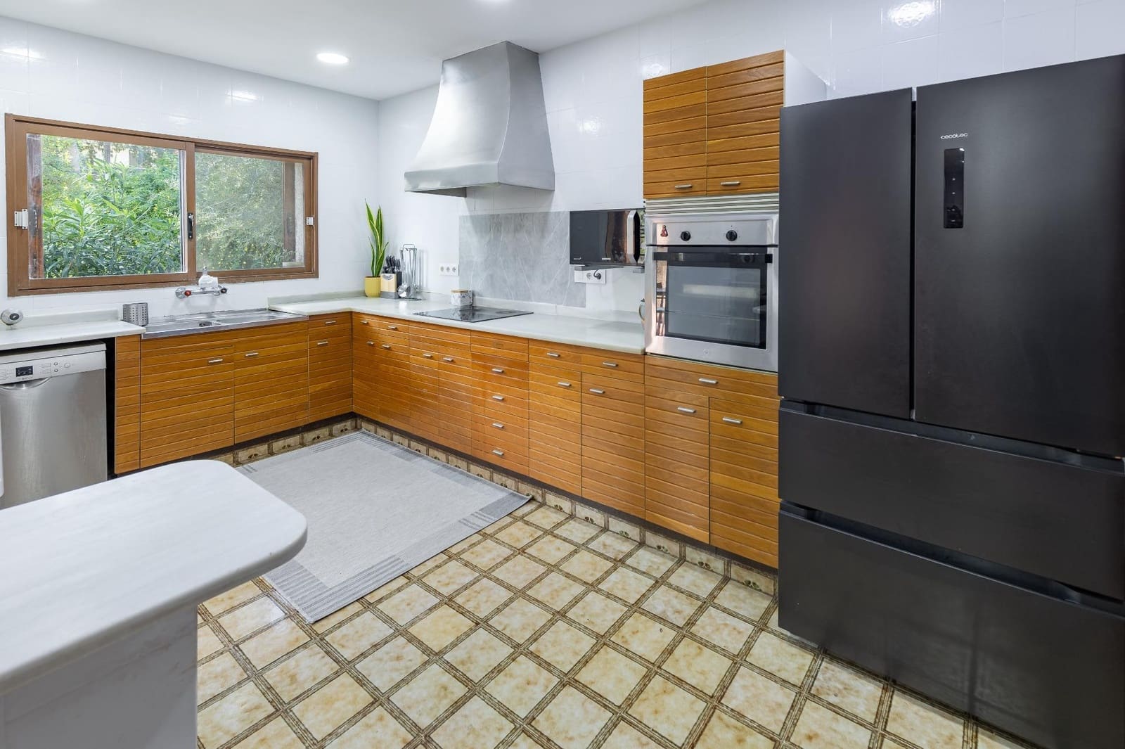 6 sypialnia Willa na sprzedaż w Torrent z basenem garażem - 615 000 € (Ref: 10089651)